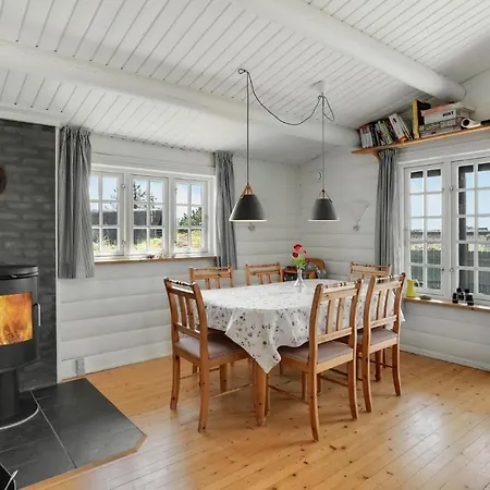 3 Bedroom Gorgeous In Сasa de vacaciones *