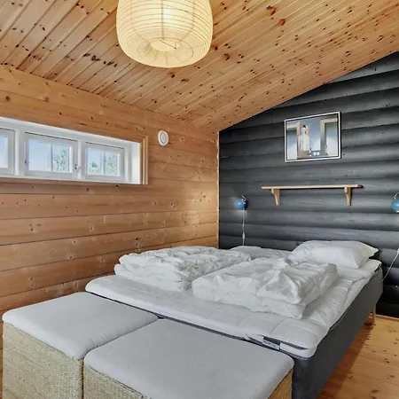 3 Bedroom Gorgeous In 別荘 *